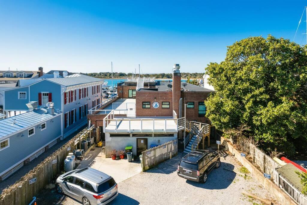 Why Knot Getaway...Rooftop With Waterview! Unit D Beaufort Eksteriør bilde