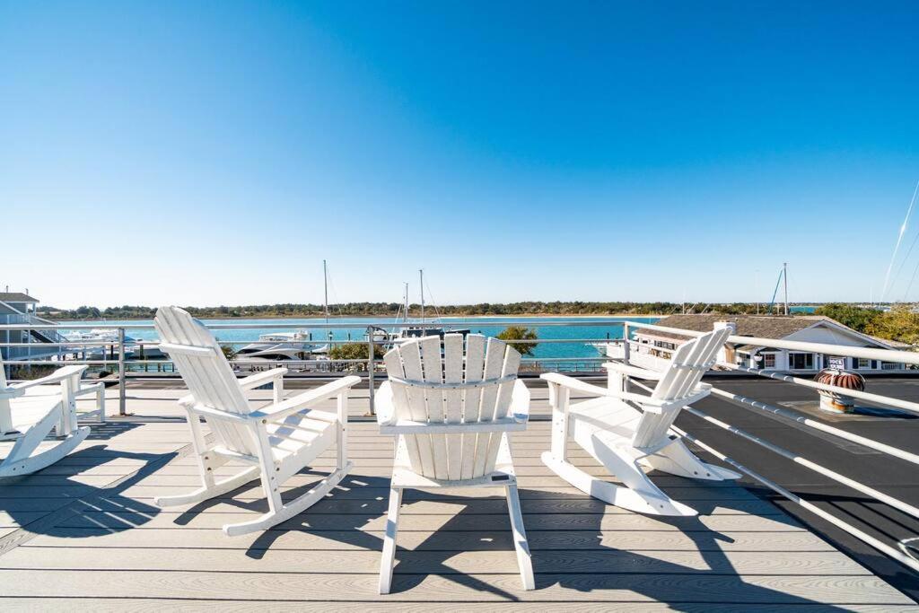 Why Knot Getaway...Rooftop With Waterview! Unit D Beaufort Eksteriør bilde