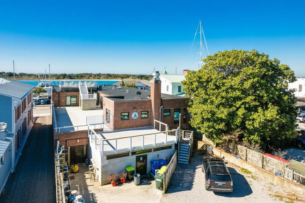 Why Knot Getaway...Rooftop With Waterview! Unit D Beaufort Eksteriør bilde