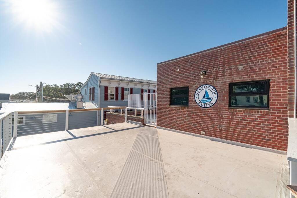Why Knot Getaway...Rooftop With Waterview! Unit D Beaufort Eksteriør bilde