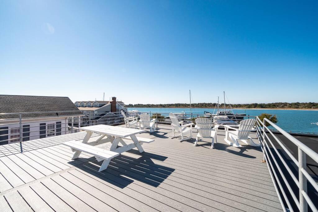 Why Knot Getaway...Rooftop With Waterview! Unit D Beaufort Eksteriør bilde