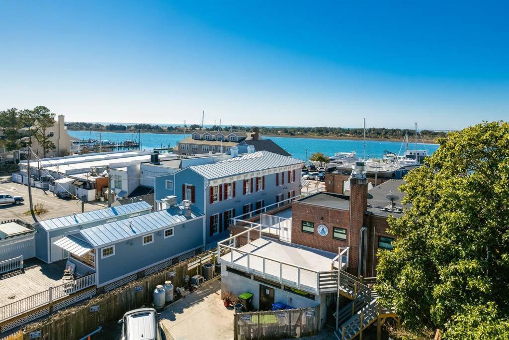 Why Knot Getaway...Rooftop With Waterview! Unit D Beaufort Eksteriør bilde
